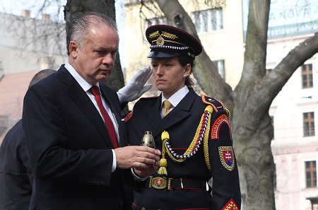 Prezident si zaplenm svieky uctil vroie Sviekovej manifestcie