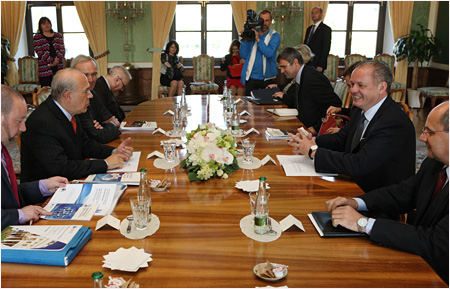 5.11.2014 - Generlny tajomnk OECD Jos ngel Gurra na prijat u prezidenta SR