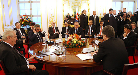 16.11.2014 - Rokovanie prezidentov krajn V4 a Ukrajiny
