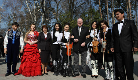 Almaty 31.3.2010 - Prezident SR s manelkou na oficilnej nvteve Kazachstanu