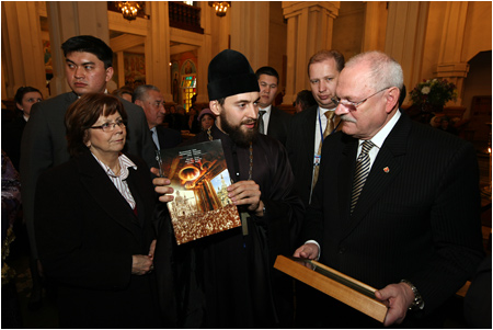 Almaty 31.3.2010 - Prezident SR s manelkou na oficilnej nvteve Kazachstanu