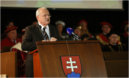 Prezident SR Ivan Gaparovi na zasadnut Vedeckej rady UKF Nitra - 7.10.2009