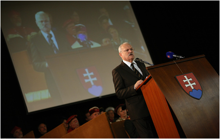 Prezident SR Ivan Gaparovi na zasadnut Vedeckej rady UKF Nitra - 7.10.2009