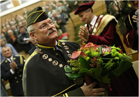 Prezident si na Akadmii ozbrojench sl v Liptovskom Mikuli prevzal titul doctor honoris causa - 20.10.2009