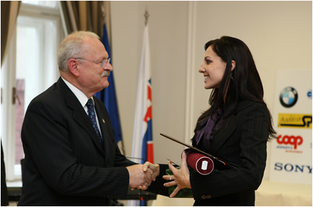 Ivan Gaparovi odovzdal cenu prezidenta tudentskej osobnosti Slovenska - 24.11.2009