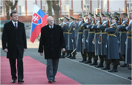 Prezident SR navtvil ministerstvo obrany - 15.12.2009