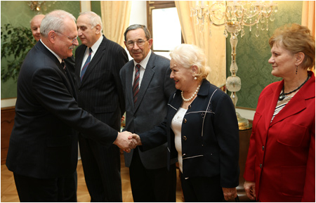 Prezident SR Ivan Gaparovi prijal predstaviteov Jednoty dchodcov na Slovensku - 10.3.2010