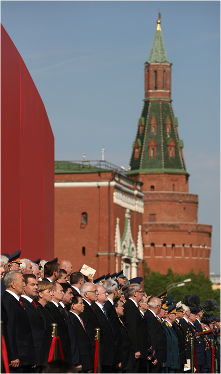 9.5.2010 - prezident SR sa zastnil oslv Da vazstva nad faizmom, Moskva