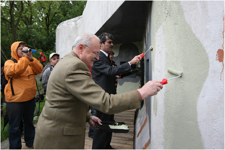 1.6.2010 - Ivan Gaparovi navtvil rekontruovan bunker z 2. sv. vojny v Petralke