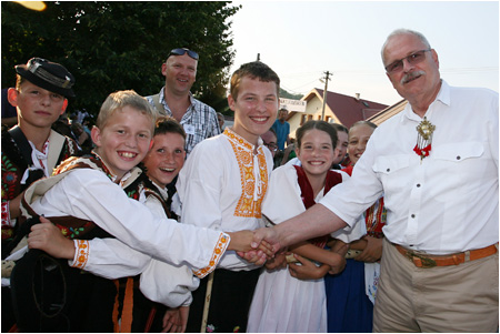 17.7.2010 - Prezident Ivan Gaparovi na Celoslovenskej prehliadke fujaristov v Korytrkach