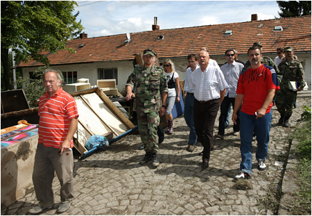 17.8.2010 - Prezident SR Ivan Gaparovi navtvil oblasti postihnut povodami