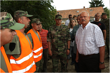 17.8.2010 - Prezident SR Ivan Gaparovi navtvil oblasti postihnut povodami