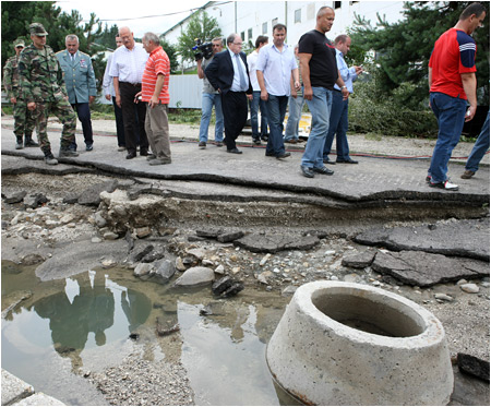 17.8.2010 - Prezident SR Ivan Gaparovi navtvil oblasti postihnut povodami