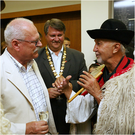 15.8.2010 - Prezident Ivan Gaparovi sa zastnil Beskydskch slvnost v Turzovke