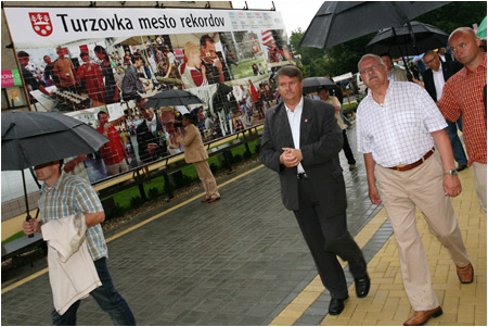 15.8.2010 - Prezident Ivan Gaparovi sa zastnil Beskydskch slvnost v Turzovke