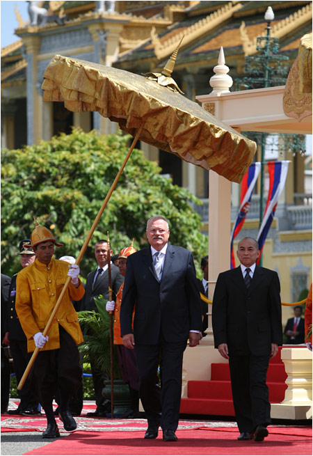 8.9.2010 - Ivan Gaparovi na oficilnej nvteve Kambodskho krovstva 