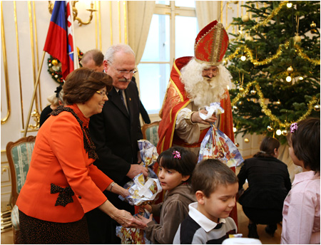 6.12.2010 - Mikul v Prezidentskom palci