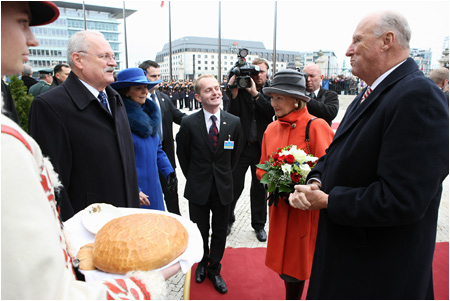 26.10.2010 - Nrsky krovsk pr na historicky prvej nvteve Slovenska