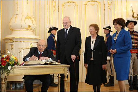 15.4.2011 - Taliansky prezident Giorgio Napolitano s manelkou na oficilnej nvteve Slovenska