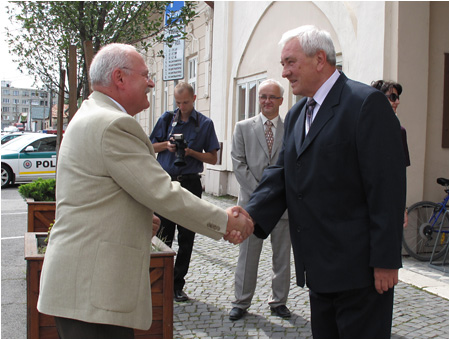 13.8.2011 - Prezident SR Ivan Gaparovi navtvil Fiakovo a Oov