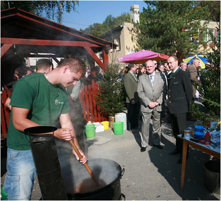 24.9.2011 - Plieovce privtali hlavu ttu