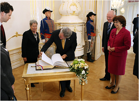 5.6.2012 - Oficilna nvteva prezidenta Rakskej republiky J. E. Heinza Fischera s manelkou v SR