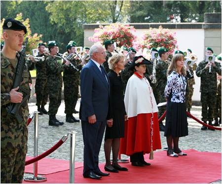 10.9.2012 - Prezidenta Ivana Gaparovia prijala vajiarska spolkov prezidentka Eveline WidmerSchlumpfov