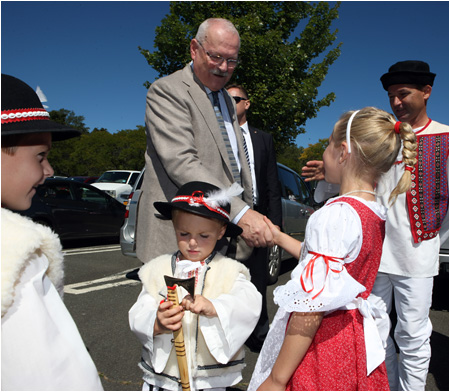 Prezident v New Jersey navtvil krajansk festival