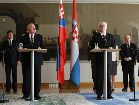 11.7.2012 - Tlaov konferencia prezidentov Slovenska a Chorvtska - Zhreb, Chorvtsko