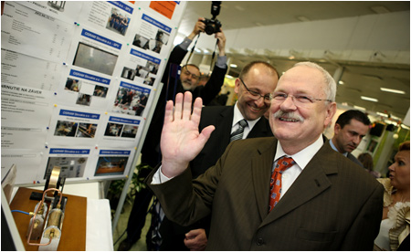 22.4.2010 - Prezident Ivan Gaparovi navtvil expozcie na nitrianskom vstavisku