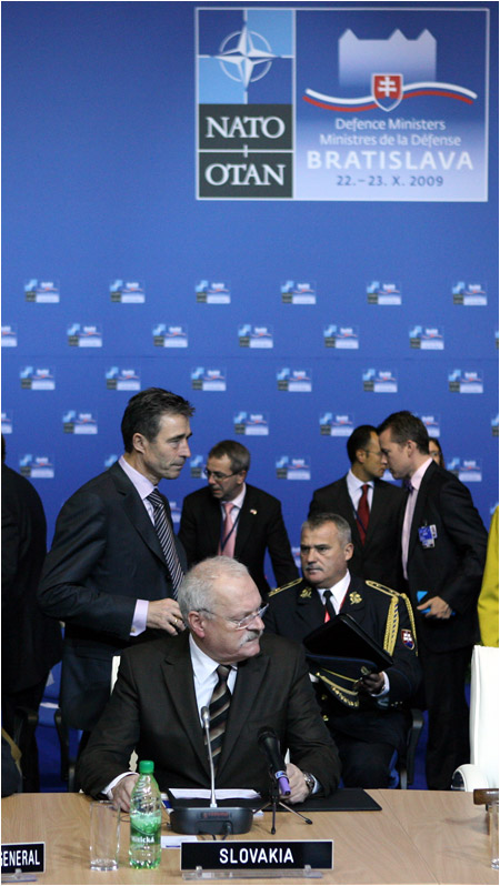 Prezident SR na otvoren zasadnutia ministrov obrany lenskch krajn NATO - Bratislava 23.10.2009