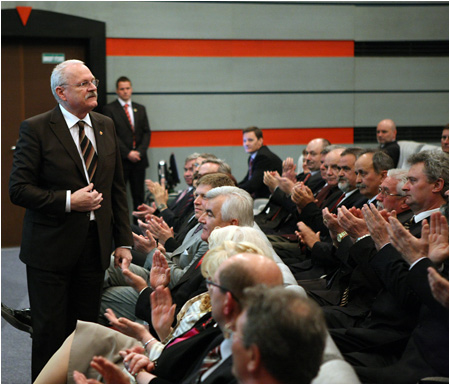 26.4.2010 - Prezident na konferencii k 20. vroiu Konfedercie odborovch zvzov SR