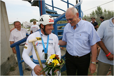 Prezident SR gratuluje Michalovi Martiknovi, uovo 2009
