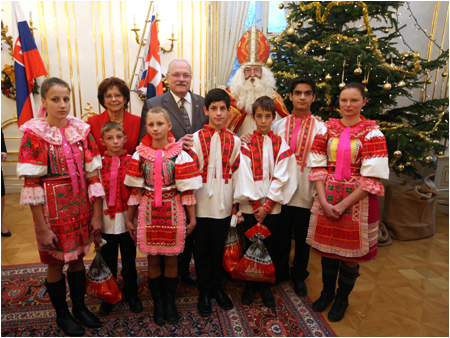 Santa Claus visited the Presidential Palace