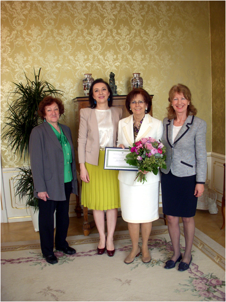2013 IWCB honorary membership for Mrs. Gaparoviov