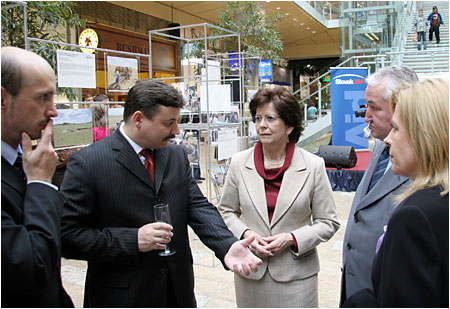 First Lady Opened the Slovak Aid 2006 Photo Exhibition
