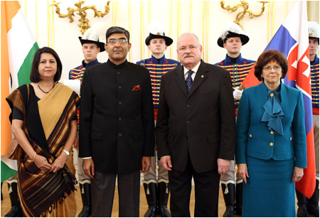Prijatie maneliek novch vevyslancov Indie a vdska
