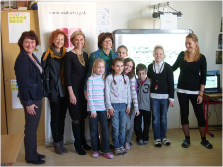 Slovak Foundation of Silvia Gaparoviov donored an interactive whiteboard