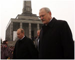 Prezidenti Ivan Gaparovi a Vladimr Putin poloili vence na Slavne