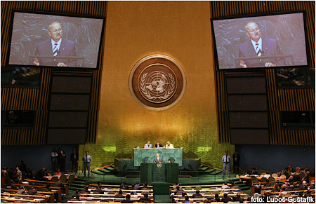 Ivan Gaparovi sa zastn na zverenom rokovan Summitu OSN