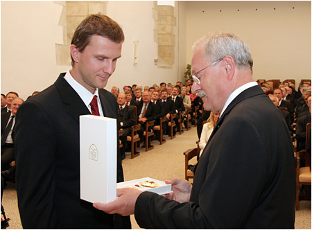 Prezident SR Ivan Gaparovi udelil ttne vyznamenania