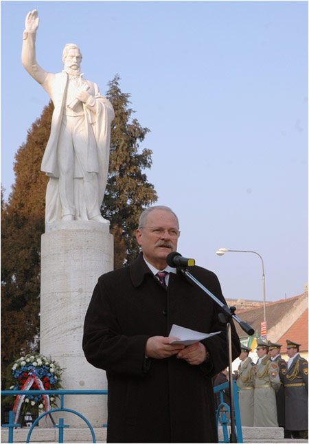 Prezident SR na pietnej spomienke na udovta tra v Modre