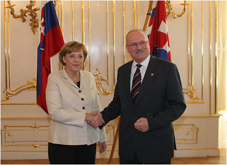 Prezident SR rokoval s nemeckou kancelrkou Angelou Merkelovou