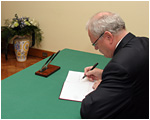 Prezident SR sa podpsal do kondolennej knihy na Z Ruskej federcie 