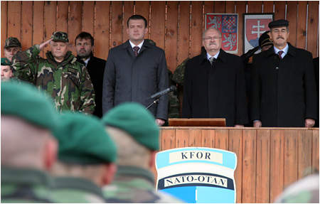 Prezident SR na nvteve slovenskch vojenskch kontingentov v Kosove