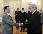 Prezident SR Ivan Gaparovi povil a vymenoval generlov Ozbrojench sl SR