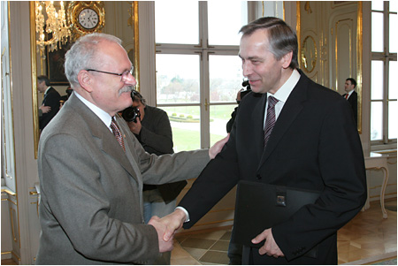 Prezident SR Ivan Gaparovi prijal eurokomisra Jna Figea