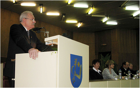 Prezident SR Ivan Gaparovi diskutoval s obanmi v Humennom