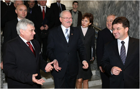 Prezident SR Ivan Gaparovi vystpil na konferencii o hospodrskej krze