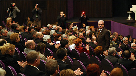 Prezident Ivan Gaparovi na oslavch 60. vroia Divadla Jozefa Gregora Tajovskho